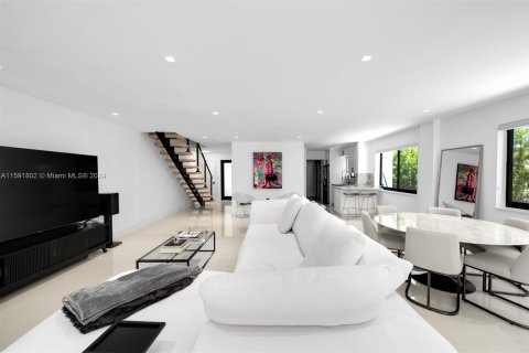 Townhouse in Miami Beach, Florida 3 bedrooms, 158.12 sq.m. № 1187453 - photo 11