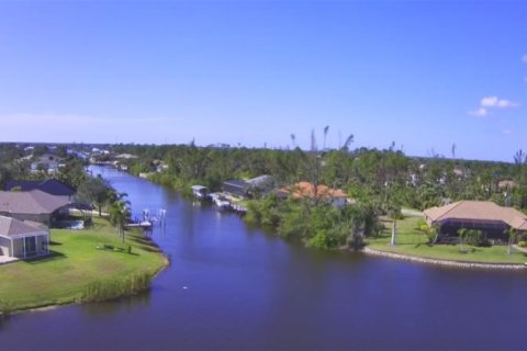 Terreno en venta en Port Charlotte, Florida № 306770 - foto 4