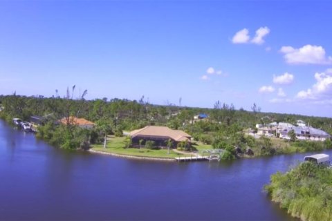 Terreno en venta en Port Charlotte, Florida № 306770 - foto 7