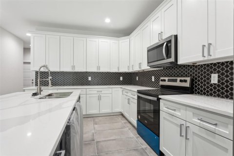 Adosado en venta en Tampa, Florida, 3 dormitorios, 188.31 m2 № 1369973 - foto 11