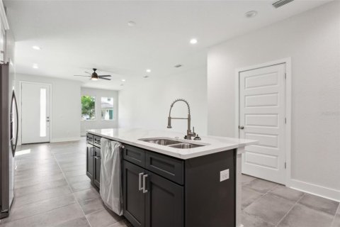 Adosado en venta en Tampa, Florida, 3 dormitorios, 188.31 m2 № 1369973 - foto 10