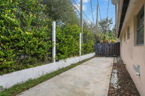 Propiedad comercial en venta en Palm Beach Gardens, Florida, 185.06 m2 № 1231291 - foto 1