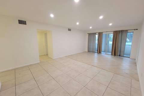 Copropriété à vendre à Hollywood, Floride: 2 chambres, 89.65 m2 № 1231292 - photo 4