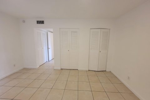 Copropriété à vendre à Hollywood, Floride: 2 chambres, 89.65 m2 № 1231292 - photo 2