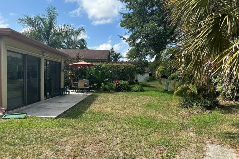 House in Coconut Creek, Florida 2 bedrooms, 142.33 sq.m. № 1231282 - photo 30