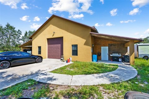 Villa ou maison à vendre à Okeechobee, Floride: 1 chambre № 732246 - photo 13