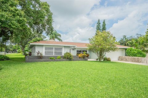 House in Largo, Florida 2 bedrooms, 141.77 sq.m. № 1350129 - photo 3