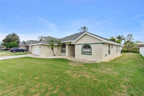 House in Sebring, Florida 4 bedrooms, 155.43 sq.m. № 296986 - photo 3