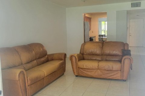 Condo in Pembroke Pines, Florida, 2 bedrooms  № 1182532 - photo 8