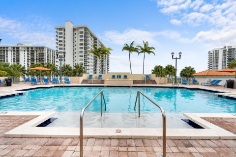 Condo in Fort Lauderdale, Florida, 1 bedroom  № 1182533 - photo 4