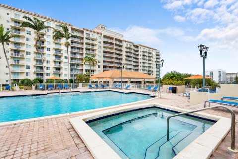 Condo in Fort Lauderdale, Florida, 1 bedroom  № 1182533 - photo 2