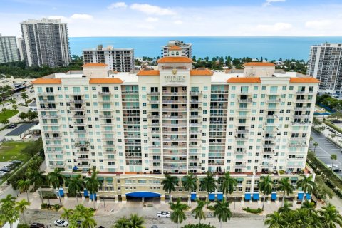 Condominio en venta en Fort Lauderdale, Florida, 1 dormitorio, 75.72 m2 № 1182533 - foto 13