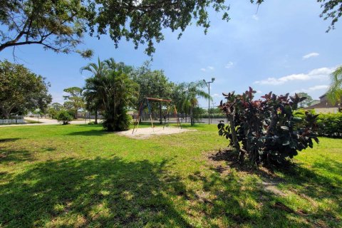 Copropriété à vendre à West Palm Beach, Floride: 2 chambres, 80.08 m2 № 1182488 - photo 4