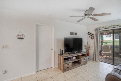 Villa ou maison à vendre à Port Richey, Floride: 2 chambres, 91.79 m2 № 1342356 - photo 13