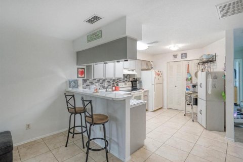 Villa ou maison à vendre à Port Richey, Floride: 2 chambres, 91.79 m2 № 1342356 - photo 11