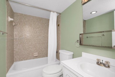 Condominio en venta en Pembroke Pines, Florida, 2 dormitorios, 107.77 m2 № 956103 - foto 28