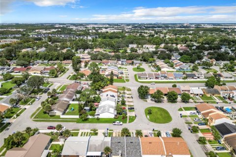 Townhouse in Orlando, Florida 2 bedrooms, 82.5 sq.m. № 1371794 - photo 16