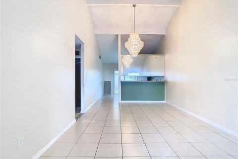 Touwnhouse à vendre à Orlando, Floride: 2 chambres, 82.5 m2 № 1371794 - photo 3