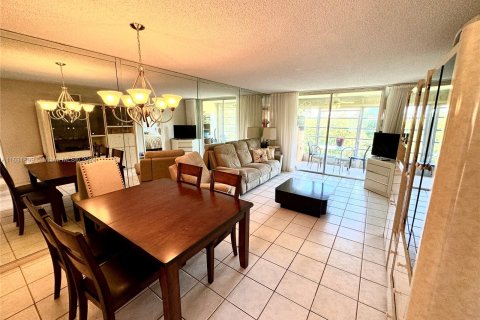 Condo in Sunrise, Florida, 2 bedrooms  № 1292481 - photo 8