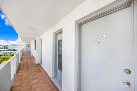 Condominio en venta en Miami Beach, Florida, 1 dormitorio, 83.61 m2 № 1271919 - foto 25