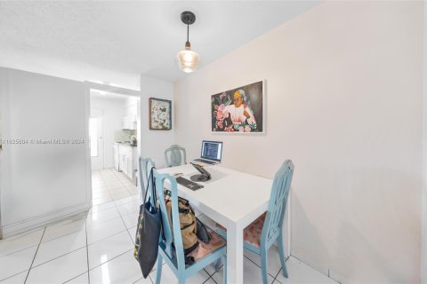 Condominio en venta en Miami Beach, Florida, 1 dormitorio, 83.61 m2 № 1271919 - foto 10