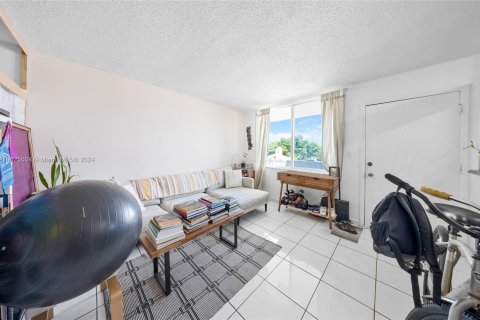 Condominio en venta en Miami Beach, Florida, 1 dormitorio, 83.61 m2 № 1271919 - foto 4