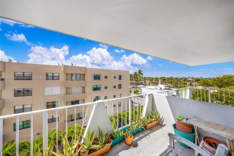 Condominio en venta en Miami Beach, Florida, 1 dormitorio, 83.61 m2 № 1271919 - foto 3