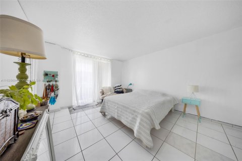 Condominio en venta en Miami Beach, Florida, 1 dormitorio, 83.61 m2 № 1271919 - foto 18