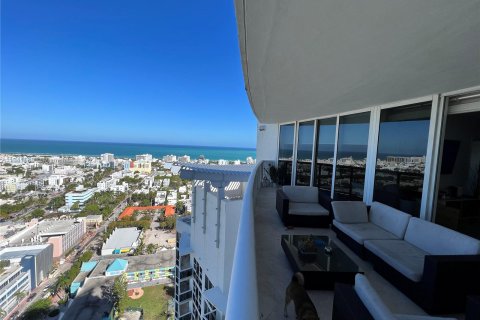 Condo in Miami Beach, Florida, 2 bedrooms  № 310905 - photo 9