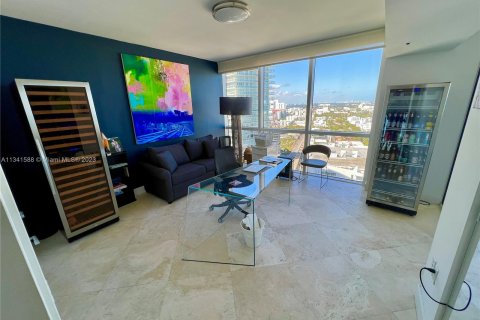 Condo in Miami Beach, Florida, 2 bedrooms  № 310905 - photo 13