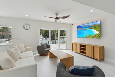 Casa en venta en North Miami, Florida, 5 dormitorios, 255.95 m2 № 1004493 - foto 7