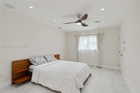 Casa en venta en North Miami, Florida, 5 dormitorios, 255.95 m2 № 1004493 - foto 15