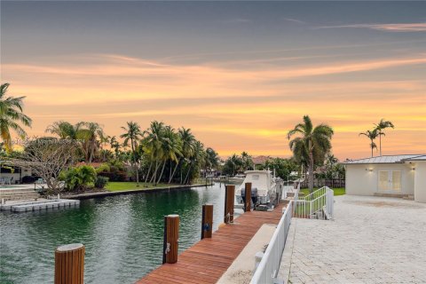 Villa ou maison à vendre à North Miami, Floride: 5 chambres, 255.95 m2 № 1004493 - photo 3