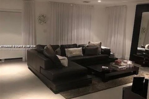 Casa en venta en Miami, Florida, 4 dormitorios, 250.93 m2 № 1370906 - foto 11