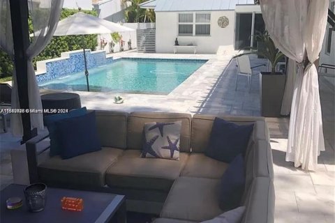 Villa ou maison à vendre à Miami, Floride: 4 chambres, 250.93 m2 № 1370906 - photo 6