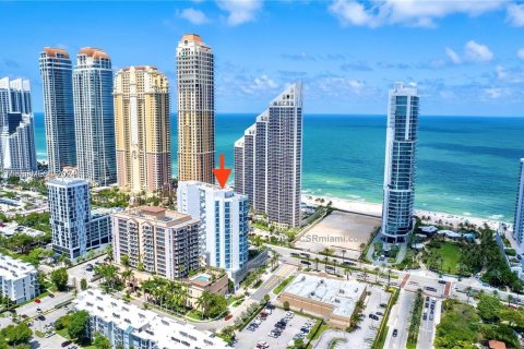 Copropriété à louer à Sunny Isles Beach, Floride: 2 chambres, 126.44 m2 № 1348204 - photo 9