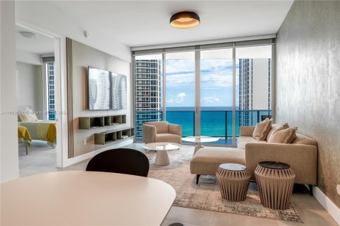 Copropriété à louer à Sunny Isles Beach, Floride: 2 chambres, 126.44 m2 № 1348204 - photo 2