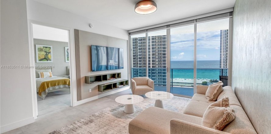 Condominio en Sunny Isles Beach, Florida, 2 dormitorios  № 1348204