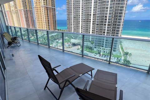 Condo in Sunny Isles Beach, Florida, 2 bedrooms  № 1348204 - photo 17