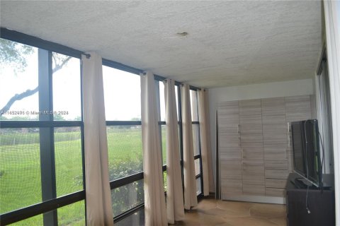 Condo in Margate, Florida, 1 bedroom  № 1347785 - photo 7