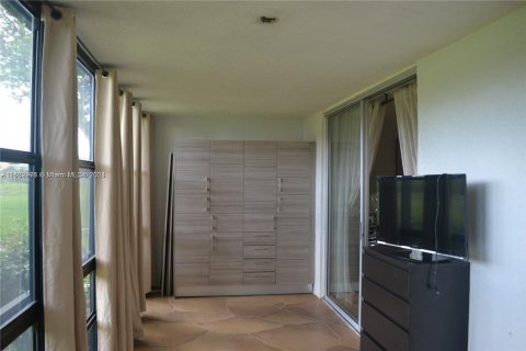 Condominio en alquiler en Margate, Florida, 1 dormitorio, 89.19 m2 № 1347785 - foto 8