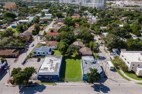 Commercial property in Miami, Florida № 1330451 - photo 1