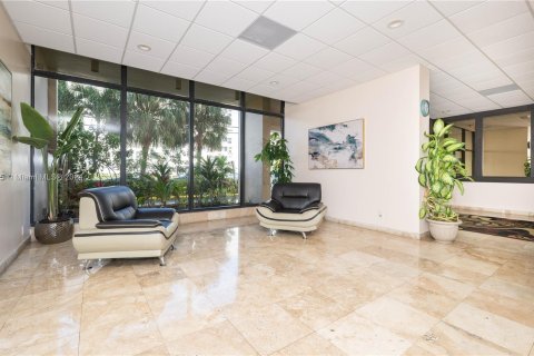 Copropriété à vendre à Hallandale Beach, Floride: 2 chambres, 106.74 m2 № 1293024 - photo 17