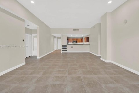 Copropriété à vendre à Miami, Floride: 3 chambres, 159.61 m2 № 1310239 - photo 6