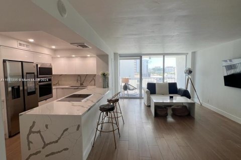 Copropriété à vendre à Miami Beach, Floride: 2 chambres, 104.24 m2 № 1310187 - photo 2