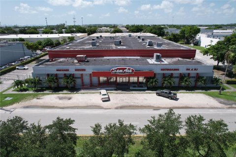 Propiedad comercial en venta en Miami Gardens, Florida № 1177609 - foto 1