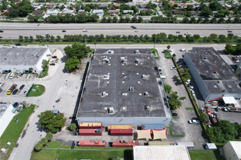 Propiedad comercial en venta en Miami Gardens, Florida № 1177609 - foto 2