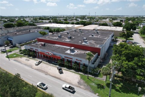 Propiedad comercial en venta en Miami Gardens, Florida № 1177609 - foto 6