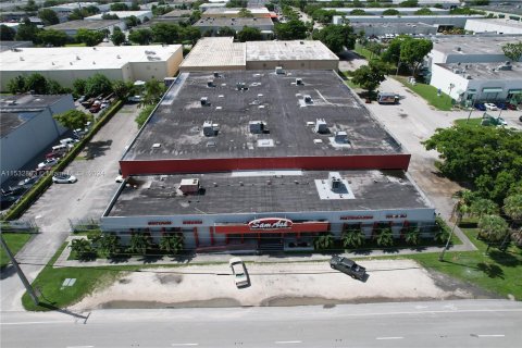 Propiedad comercial en venta en Miami Gardens, Florida № 1177609 - foto 5