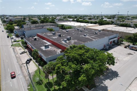 Propiedad comercial en venta en Miami Gardens, Florida № 1177609 - foto 7